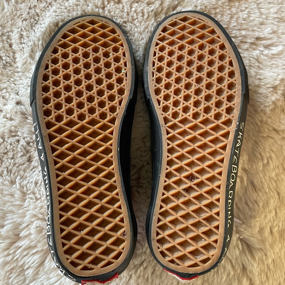 Vans Kids Pride Series Multicolor Stripe Sneakers - never worn - Picture 3 of 7